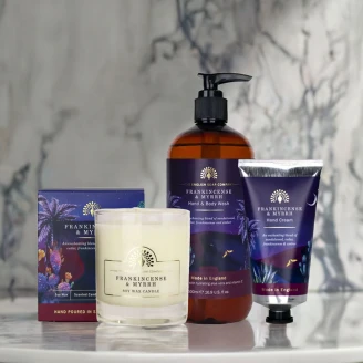 <strong>The English Soap Company</strong>  Set med Flytande Tvål, Handkräm och Ljus Frankincense & Myrra