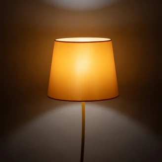 Golvlampa Eira Gul Matt