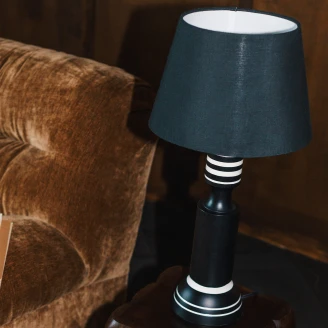 Dutchbone Bordslampa <strong>Virgil</strong>  Svart