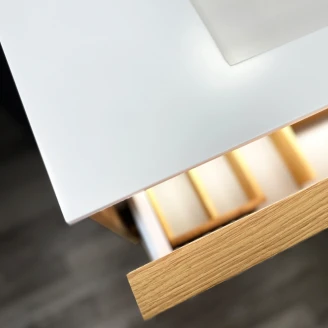Dubbelt Tvättställsskåp <strong>Ekskär</strong>  Ek Matt 120 cm med Corian Dubbelt Handfat  med Lådindelning & LED