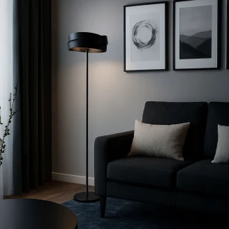 Golvlampa <strong>Freya</strong>  Svart Matt