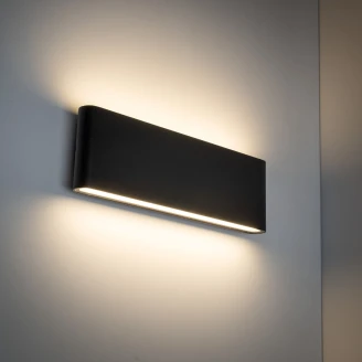 Utomhusvägglampa L <strong>Sundby</strong>  Svart Matt