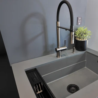 Granit Diskho <strong>Magnetic</strong>  Grå Metallic Matt 76x52 cm med Vattenlås