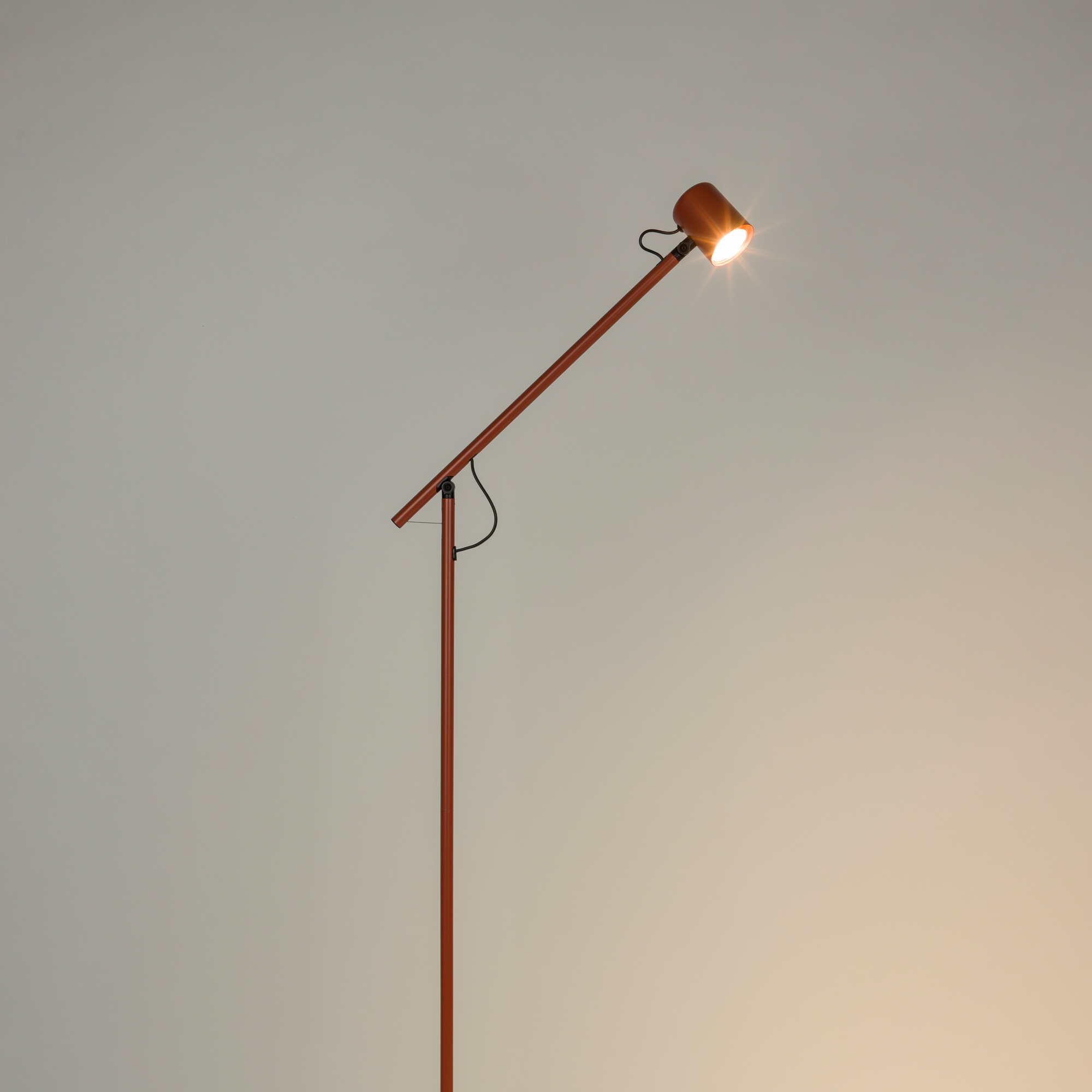 Golvlampa Arno Röd