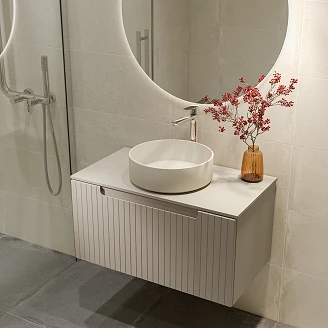 Badrumspaket Tvättställsskåp Ribb Beige 80 cm med Beige Bänkskiva & Handfat, Krom Tvättställsblandare & Bottenventil