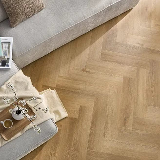 Arbiton Vinylgolv <strong>Amaron Herringbone</strong>  Burbon Oak-Trästruktur 14.8x59 cm